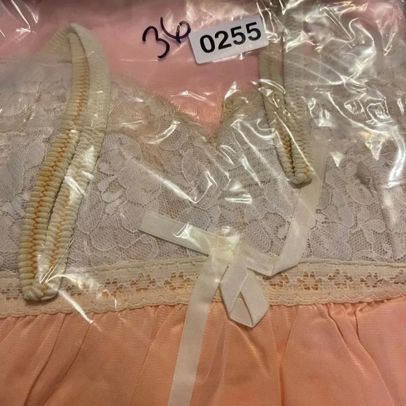 VINTAGE long nightgown with lace bustier. - Picture 11 of 11